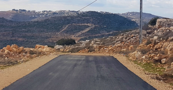 "طابو" ينفذ المزيد من مشاريع شق وتعبيد الطرق الداخلية في قراوة بني زيد