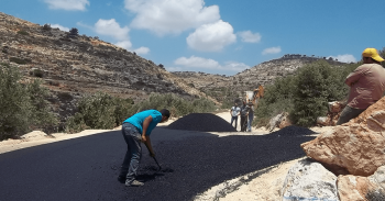 مشروع "طابو" ينجز أعمال تعبيد الطرق الداخلية في احدى مخططاته الواقعة في بلدة فرخة بمحافظة سلفيت