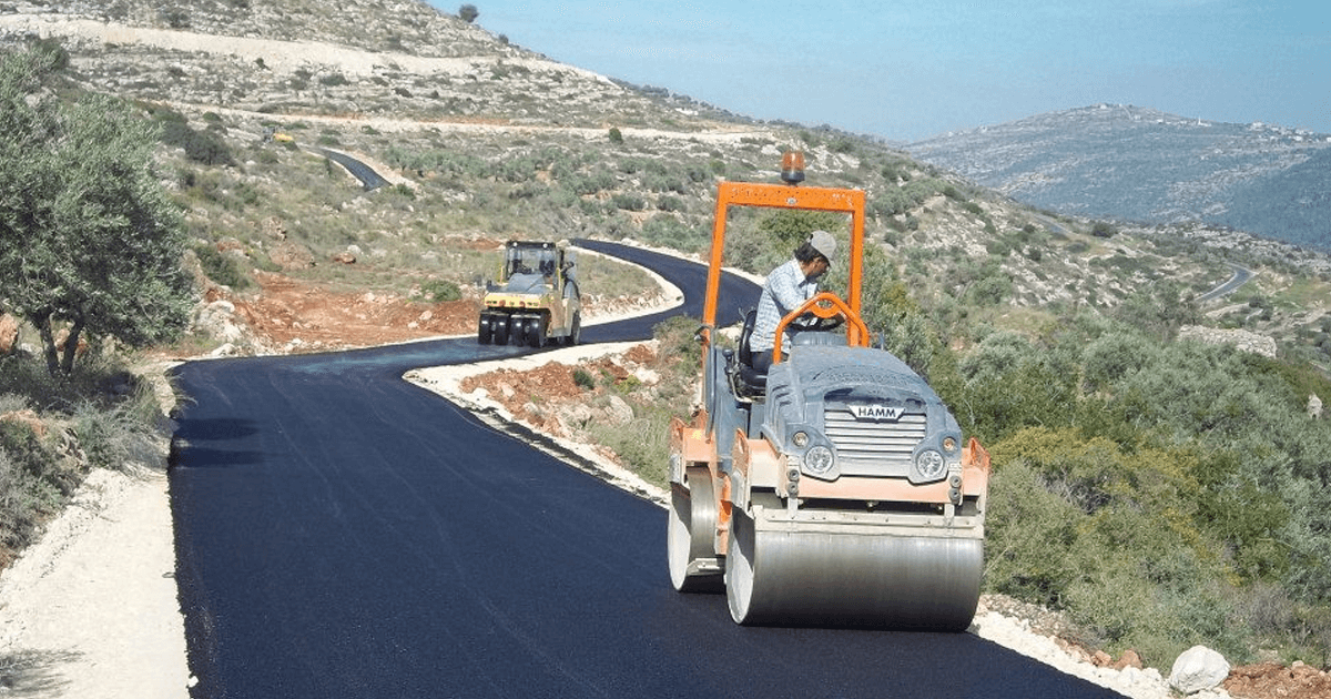 مشروع طابو يستكمل انشـــاء الطــــرق البديلة في قراوة بني زيد